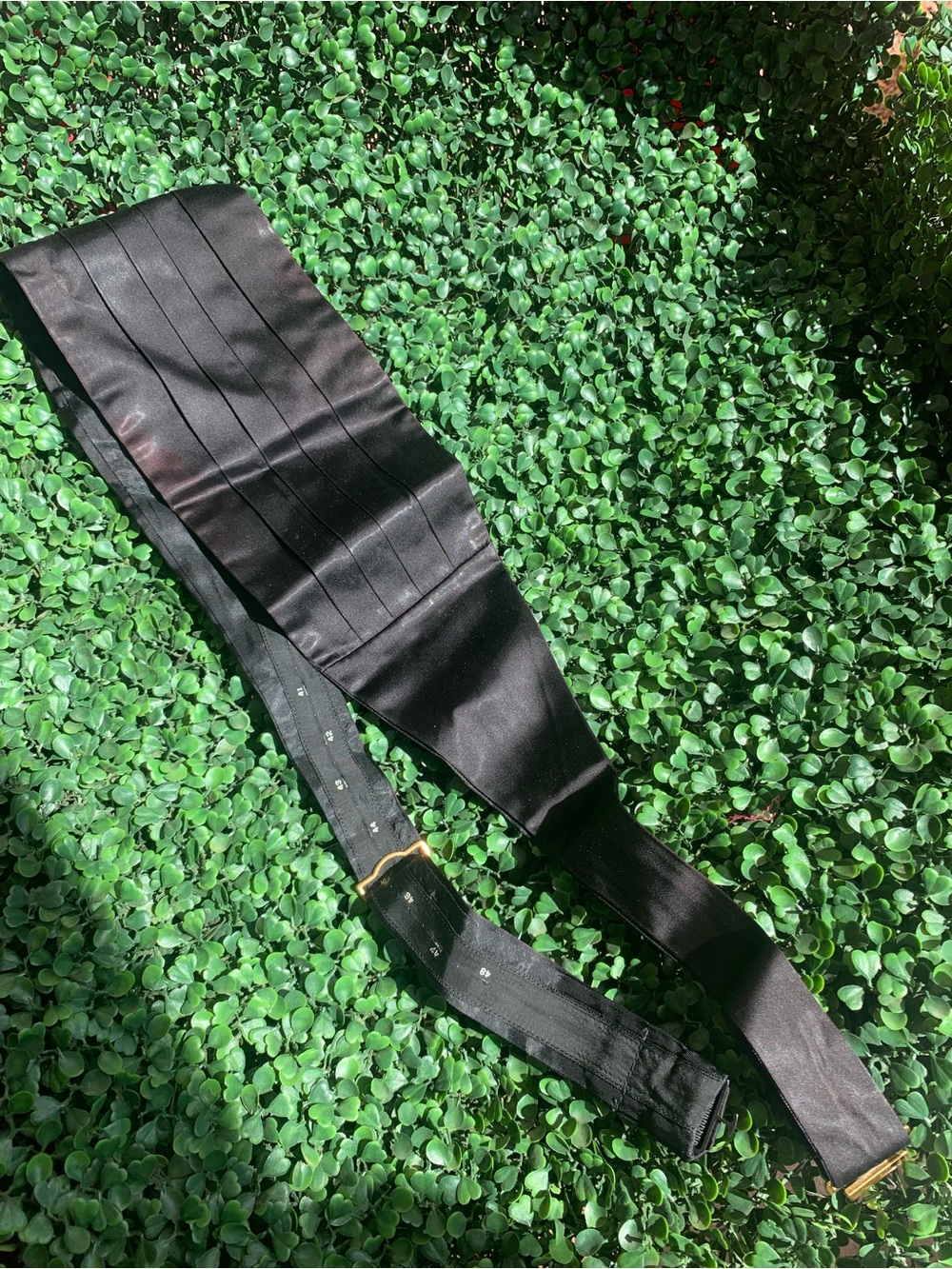 Vintage 90s black synthetic satin cummerbund 27-48”